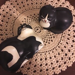 Black and White Cat Salt and Pepper Shakers